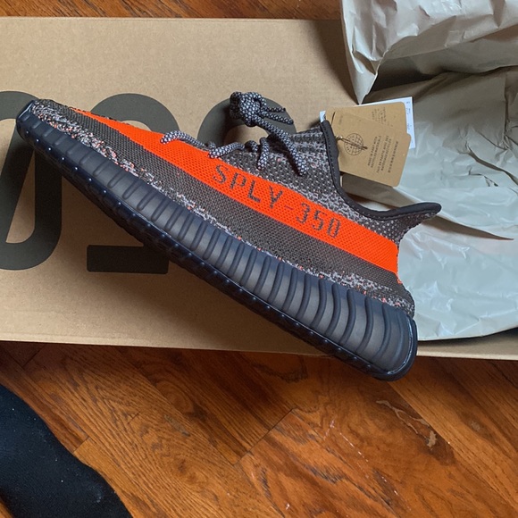 Mens Yeezy 350 Carbon Size 10 brand new - Picture 3 of 3